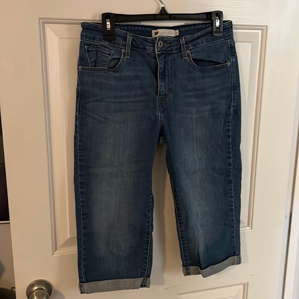 Levi’s stretch capri jeans medium blue size 10